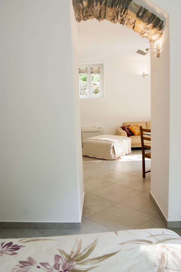 Secret Gardens Bed and Breakfast Borgomaro Εξωτερικό φωτογραφία